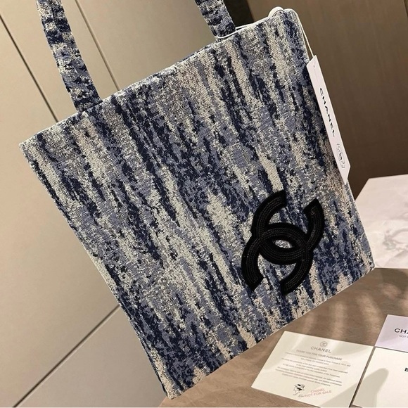 Textured Blue and Black Tote Bag - Picture 2 of 5